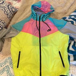 Excellent condition Nike windbreaker. Neon. M